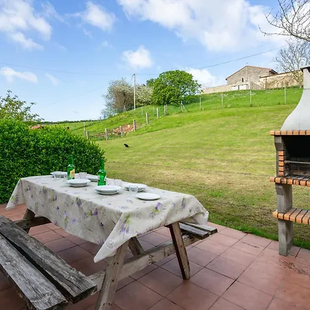 Aldea Salguero Летний дом *