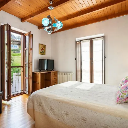 Aldea Salguero Дормон