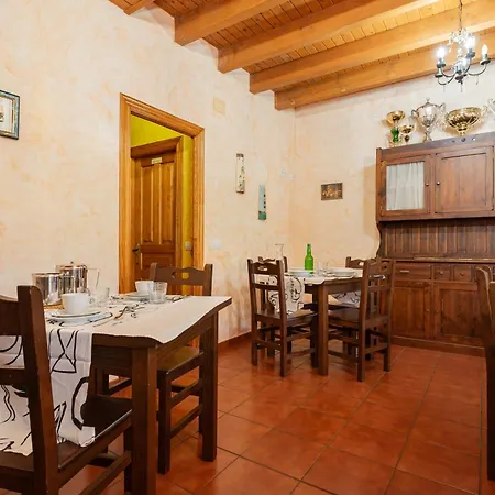 Aldea Salguero * Dormón